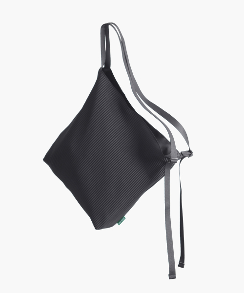 GREEN STUFF（グリーンスタッフ）の「enough bag 57 - pleats black（ショルダーバッグ・レディース・その他・FREE）」の3枚目の写真