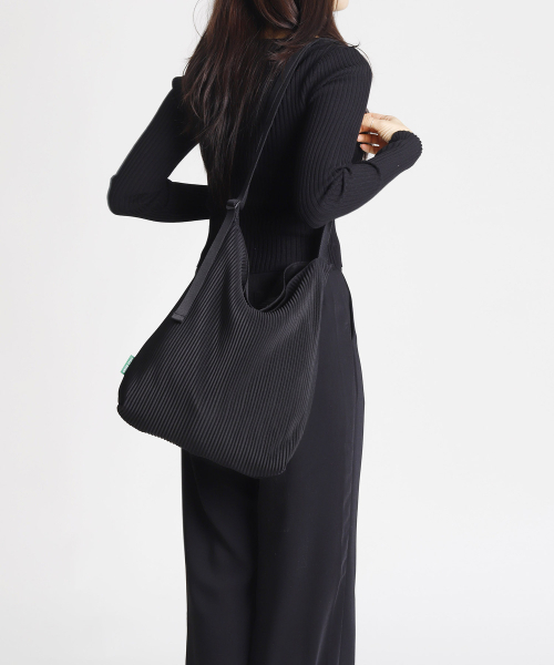 GREEN STUFF（グリーンスタッフ）の「enough bag 57 - pleats black（ショルダーバッグ・レディース・その他・FREE）」の9枚目の写真