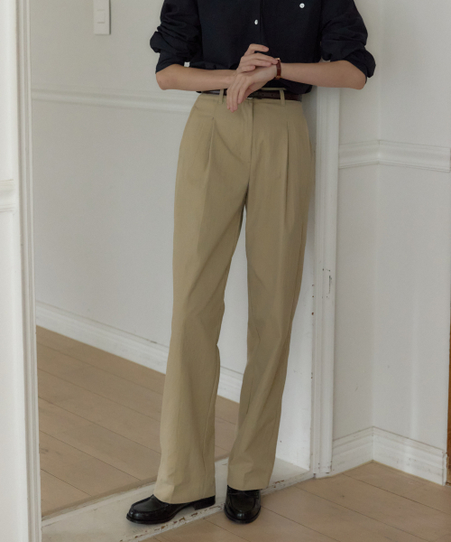 OURHOPE（アワーホープ）の「ソフトストレッチツーピンタックチノパンツ - ベージュ（スラックス・レディース・Beige・1(S)/2(M)/3(L)）」の3枚目の写真