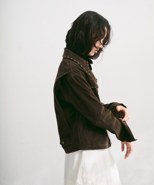 Lutim by u（ルチバイユー）の「スエードスタッズダブルポケットジャケット（カバーオール・レディース・ネイビー/ブラウン・FREE）」の4枚目の写真