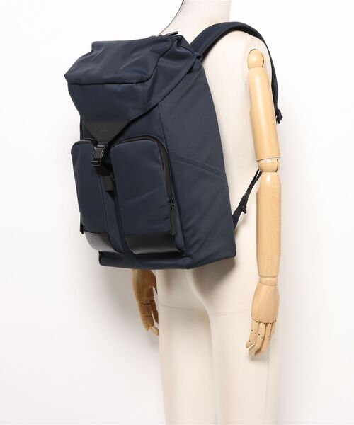 ZERO HALLIBURTON(ゼロハリバートン)の「Cipher Quiet Large Backpack B4 15.6インチPC 81357(バックパック/リュック・メンズ・ブラック/ネイビー・FREE)」の6枚目の写真