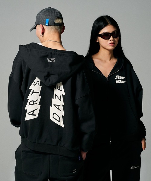 ALAND（エーランド）の「【UNISEX】ALAND／アソートプリントパーカー