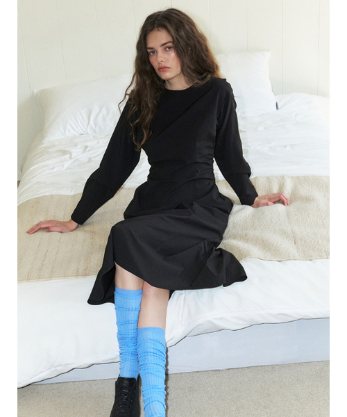ETMON(エトモン)の「Side Tuck Shirring Dress, Black(ワンピース・レディース・その他・S/M)」の2枚目の写真