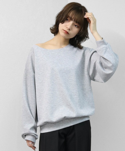 THE CELL.(ザセルドット)の「ボートネック ルーズサイズ ボンディングスウェット BOAT NECK LOOSE-FIT BONDING SWEATSHIRT(スウェット・レディース・グレー/アイボリー・FREE)」の2枚目の写真