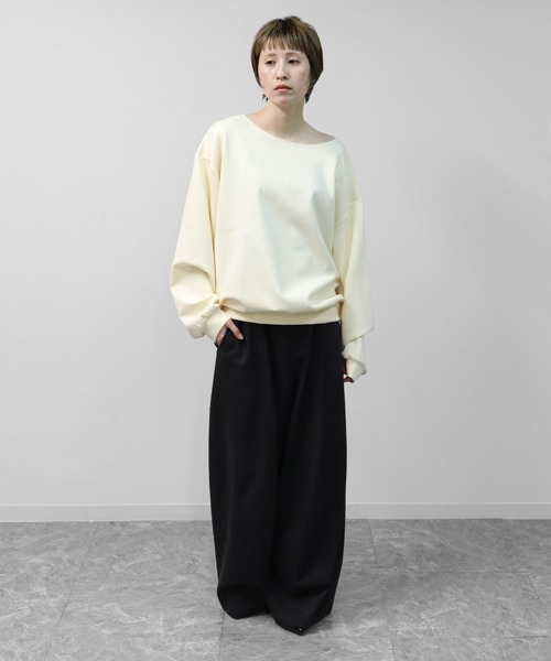 THE CELL.(ザセルドット)の「ボートネック ルーズサイズ ボンディングスウェット BOAT NECK LOOSE-FIT BONDING SWEATSHIRT(スウェット・レディース・グレー/アイボリー・FREE)」の6枚目の写真