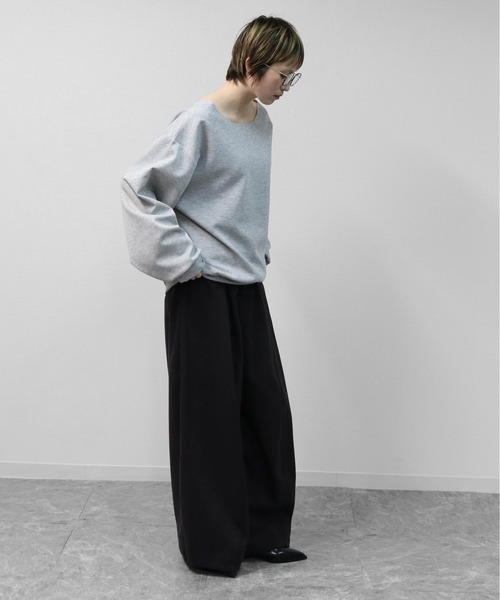 THE CELL.(ザセルドット)の「ボートネック ルーズサイズ ボンディングスウェット BOAT NECK LOOSE-FIT BONDING SWEATSHIRT(スウェット・レディース・グレー/アイボリー・FREE)」の18枚目の写真