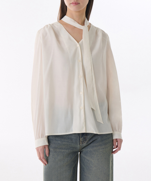 MUSINSA STANDARD WOMAN（ムシンサスタンダードウーマン）の「ウィメンズボリュームシャーリングタイブラウス[アイボリー]（シャツ/ブラウス・レディース・その他・LARGE/MEDIUM/X-SMALL/SMALL）」の5枚目の写真
