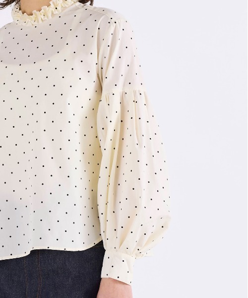 Marilyn Moon(マリリンムーン)の「tuck frill volume sleeve blouse(シャツ/ブラウス・レディース・アイボリー/ネイビー/ミント/ホワイト・FREE)」の7枚目の写真