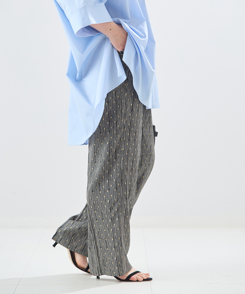 journal standard L'essage（ジャーナルスタンダードレサージュ）の「《追加》【WEB限定カラーあり】DEVEAUX GOLDラメモノトーンイージーパンツ（その他パンツ・レディース・ブラック/ブラック系その他/ホワイト系その他/アイボリー・FREE）」の7枚目の写真