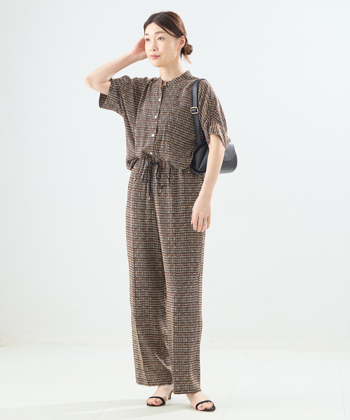 journal standard L'essage（ジャーナルスタンダードレサージュ）の「《追加》【WEB限定カラーあり】DEVEAUX GOLDラメモノトーンイージーパンツ（その他パンツ・レディース・ブラック/ブラック系その他/ホワイト系その他/アイボリー・FREE）」の9枚目の写真