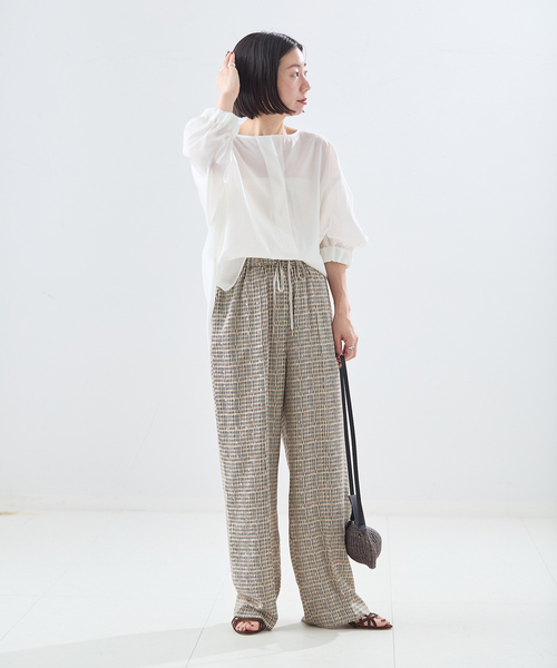 journal standard L'essage（ジャーナルスタンダードレサージュ）の「《追加》DEVEAUX GOLDラメモノトーンイージーパンツ（その他パンツ・レディース・ブラック/アイボリー/ホワイト系その他/ブラック系その他・FREE）」の6枚目の写真