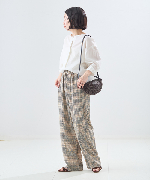 journal standard L'essage（ジャーナルスタンダードレサージュ）の「《追加》DEVEAUX GOLDラメモノトーンイージーパンツ（その他パンツ・レディース・ブラック/アイボリー/ホワイト系その他/ブラック系その他・FREE）」の7枚目の写真
