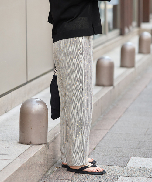 journal standard L'essage（ジャーナルスタンダードレサージュ）の「《追加》DEVEAUX GOLDラメモノトーンイージーパンツ（その他パンツ・レディース・ブラック/アイボリー/ホワイト系その他/ブラック系その他・FREE）」の16枚目の写真