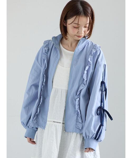 Samansa Mos2(サマンサ モスモス)の「フリルトラックジャケット(ノーカラージャケット・レディース・サックスブルー/ブラック/オフホワイト・F)」の1枚目の写真