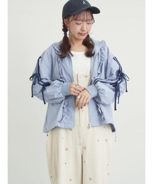Samansa Mos2(サマンサ モスモス)の「フリルトラックジャケット(ノーカラージャケット・レディース・サックスブルー/ブラック/オフホワイト・F)」の4枚目の写真