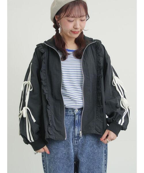 Samansa Mos2(サマンサ モスモス)の「フリルトラックジャケット(ノーカラージャケット・レディース・サックスブルー/ブラック/オフホワイト・F)」の11枚目の写真