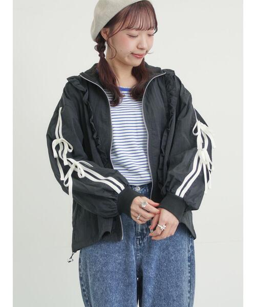 Samansa Mos2(サマンサ モスモス)の「フリルトラックジャケット(ノーカラージャケット・レディース・サックスブルー/ブラック/オフホワイト・F)」の12枚目の写真