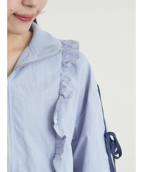 Samansa Mos2(サマンサ モスモス)の「フリルトラックジャケット(ノーカラージャケット・レディース・サックスブルー/ブラック/オフホワイト・F)」の19枚目の写真