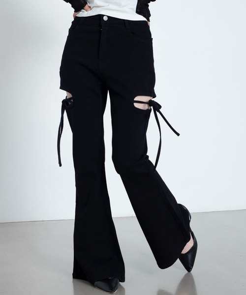 WEGO（ウィゴー）の「WEGO/【26年春夏新作】カットアウトリボンストレッチフレアデニムパンツ（デニムパンツ・レディース・コバルトブルー/スカイブルー/ブラック系2/ブラック系その他・SMALL/MEDIUM）」の2枚目の写真