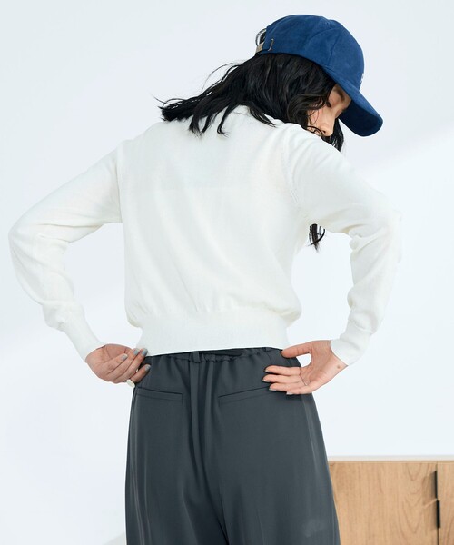 fredy emue(フレディエミュ)の「FR刺繍コットン混BASICカーディガン(カーディガン/ボレロ・レディース・ネイビー/ブラウン/ベビーピンク/オフホワイト・38)」の11枚目の写真