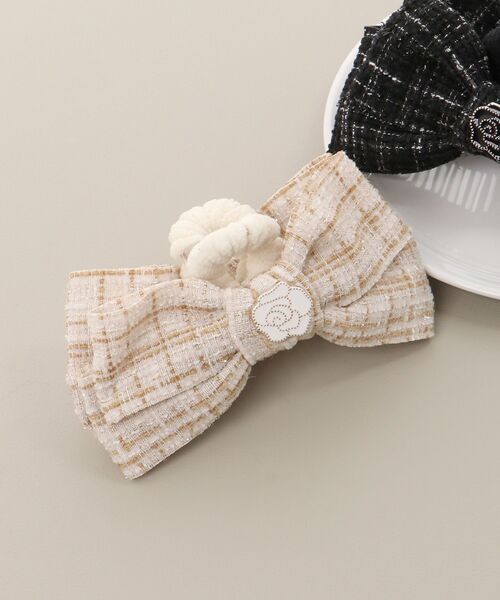 MAJESTIC LEGON(マジェスティックレゴン)の「モチーフ付きツイードバレッタ(バレッタ/ヘアクリップ・レディース・ブラック/アイボリー・FREE)」の6枚目の写真