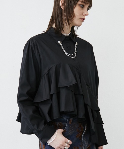 MONOe(モノエ)の「【主役級フリル】ダブルフリルアシンメトリーシャツブラウス(シャツ/ブラウス・レディース・ブラック/ホワイト・FREE)」の2枚目の写真
