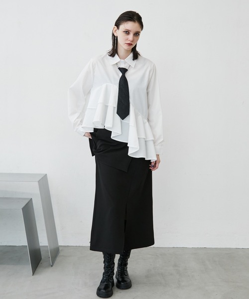 MONOe(モノエ)の「【主役級フリル】ダブルフリルアシンメトリーシャツブラウス(シャツ/ブラウス・レディース・ブラック/ホワイト・FREE)」の10枚目の写真