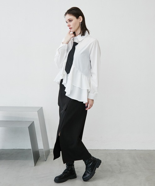 MONOe(モノエ)の「【主役級フリル】ダブルフリルアシンメトリーシャツブラウス(シャツ/ブラウス・レディース・ブラック/ホワイト・FREE)」の4枚目の写真