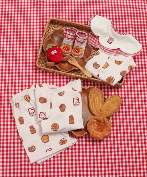 apres les cours（アプレレクール）の「【リンク】3時のおやつ柄スタイ&ロンパス セット（ロンパース・キッズ・ピンク/イエロー・80/70）」の5枚目の写真