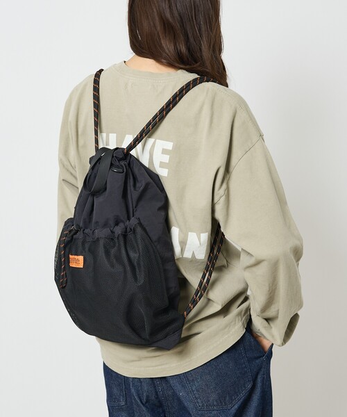 UNIVERSAL OVERALL(ユニバーサルオーバーオール)の「【UNIVERSALOVERALL / ユニバーサルオーバーオール】 フロントメッシュ ナップザック / リュック(バックパック/リュック・メンズ・モカ/オレンジ/ブラック・フリー)」の2枚目の写真