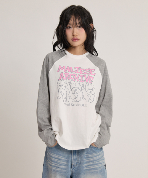 WaiKei(ワイケイ)の「マルチーズアーカイブライングラフィックラグランロングスリーブTシャツホワイト(Tシャツ/カットソー・レディース・その他・0/1/2)」の1枚目の写真