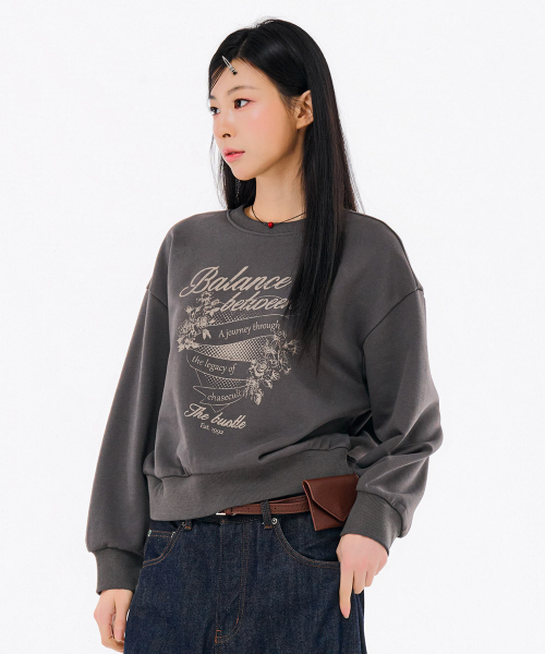 CHASECULT(チェイスカルト)の「レディース クロップグラフィック スウェットシャツ-FARG5171B09(Tシャツ/カットソー・レディース・ダークグレー・90/85)」の2枚目の写真
