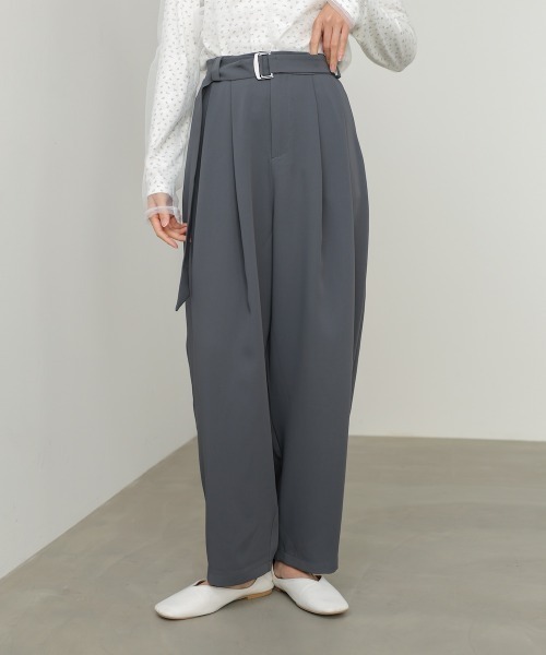 Bab(バブ)の「【選べるサイズ展開】ツータックルーズベルト付スラックスパンツ(スラックス・レディース・ブラック/モカ/チャコールグレー・S/M)」の6枚目の写真