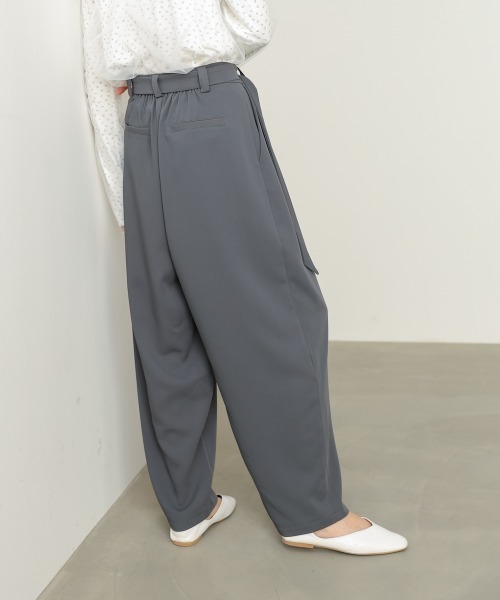 Bab(バブ)の「【選べるサイズ展開】ツータックルーズベルト付スラックスパンツ(スラックス・レディース・ブラック/モカ/チャコールグレー・S/M)」の9枚目の写真