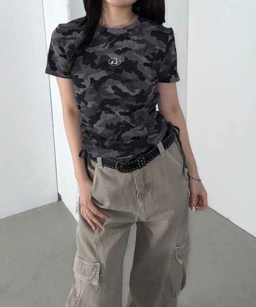 Bamm(バム)の「メタルパッチカモフラピチTシャツ(Tシャツ/カットソー・レディース・グレー/グリーン・FREE)」の8枚目の写真