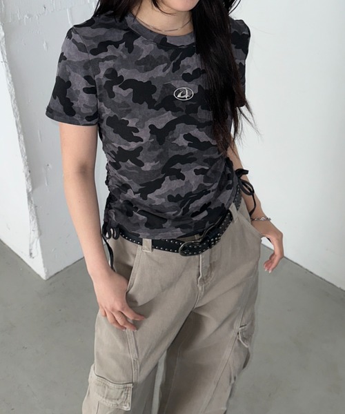 Bamm(バム)の「メタルパッチカモフラピチTシャツ(Tシャツ/カットソー・レディース・グレー/グリーン・FREE)」の5枚目の写真