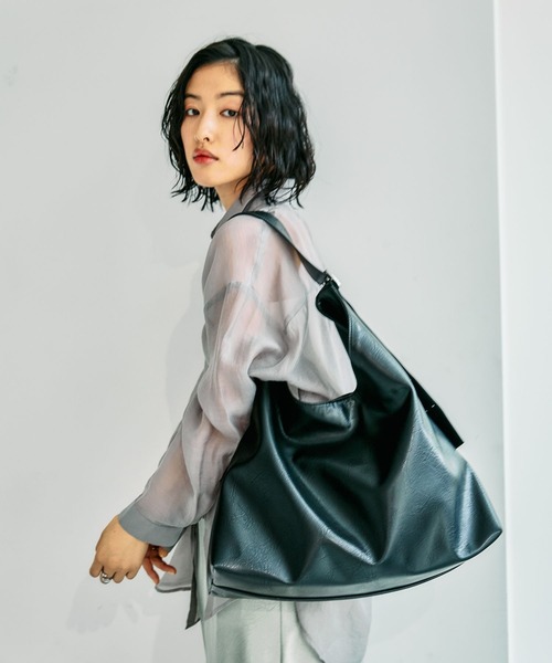 LEPSIM（レプシィム）の「2WAYビッグショルダー　643375（ショルダーバッグ・レディース・ブラック/ライトブラウン・ONE SIZE）」の2枚目の写真