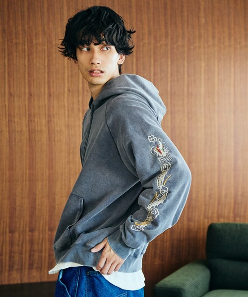 THRIFTY LOOK(スリフティールック)の「THRIFTY LOOK / スリフティールック VIET-NAM EMBROIDERY ZIP-UP PARKA ショート丈 刺繍 ジップアップパーカー(パーカー・メンズ・ブラック/グレー・LARGE/MEDIUM/SMALL)」の7枚目の写真