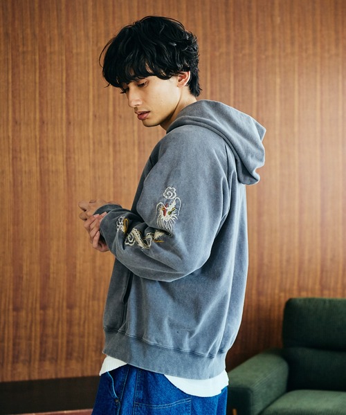 THRIFTY LOOK(スリフティールック)の「THRIFTY LOOK / スリフティールック VIET-NAM EMBROIDERY ZIP-UP PARKA ショート丈 刺繍 ジップアップパーカー(パーカー・メンズ・ブラック/グレー・LARGE/MEDIUM/SMALL)」の8枚目の写真