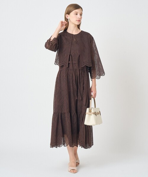 ANAYI(アナイ)の「エンブロイダリーティアードワンピース(ワンピース・レディース・ブラウン/ブラック・38/36)」の19枚目の写真