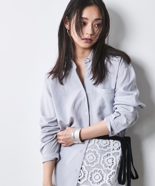 CHIC STYLE(シックスタイル)の「レーヨン麻シャツ<大きいサイズ有>シックスタイル(シャツ/ブラウス・レディース・ネイビー/サックスブルー・L/LL/3L/4L/5L/M)」の4枚目の写真