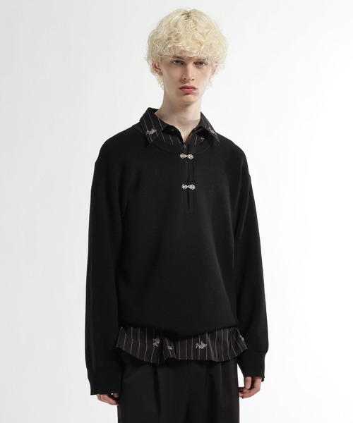 HARE（ハレ）の「メタルボタンヘンリーネックプルオーバー(HARE)（ニット/セーター・メンズ・グレー/ブラック・FREE）」の2枚目の写真