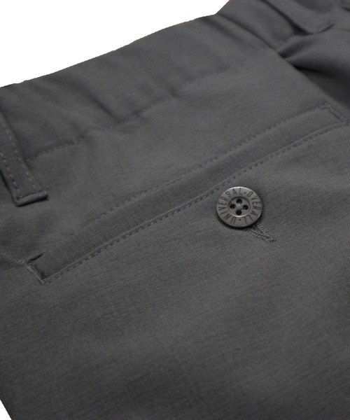 UNIVERSAL OVERALL（ユニバーサルオーバーオール）の「UNIVERSAL OVERALL / Addictive OX TUCK TAPERED / タックテーパードスラックス（スラックス・メンズ・ダークグレー/ブラック・28/30/32/34）」の12枚目の写真