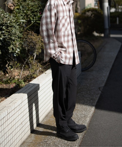 UNIVERSAL OVERALL（ユニバーサルオーバーオール）の「UNIVERSAL OVERALL / Addictive OX TUCK TAPERED / タックテーパードスラックス（スラックス・メンズ・ダークグレー/ブラック・28/30/32/34）」の6枚目の写真