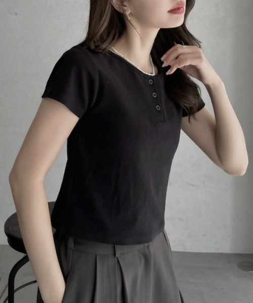 TREOVER(トレオーバー)の「大人の抜け感をプラスするヘンリーネックTシャツ(Tシャツ/カットソー・レディース・ブラウン/レッド/オフホワイト/ブラック・FREE)」の9枚目の写真