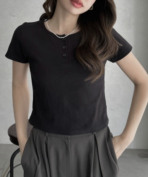 TREOVER(トレオーバー)の「大人の抜け感をプラスするヘンリーネックTシャツ(Tシャツ/カットソー・レディース・ブラウン/レッド/オフホワイト/ブラック・FREE)」の12枚目の写真