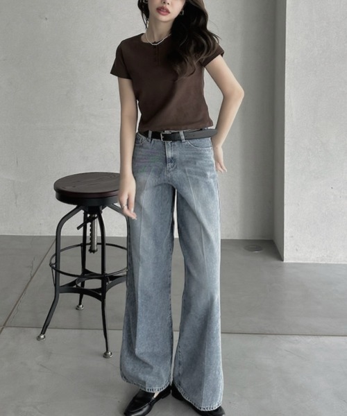 TREOVER(トレオーバー)の「大人の抜け感をプラスするヘンリーネックTシャツ(Tシャツ/カットソー・レディース・ブラウン/レッド/オフホワイト/ブラック・FREE)」の16枚目の写真