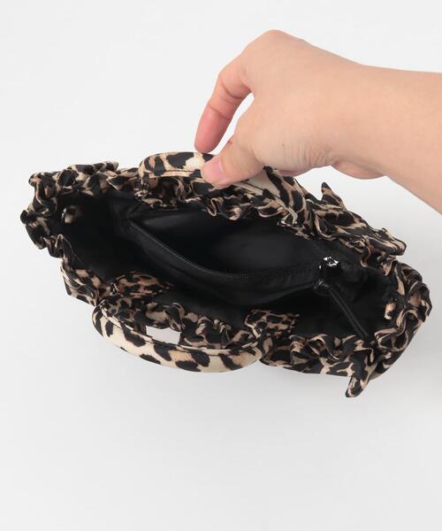 GANNI（ガニー）の「GANNI　MINI SHOPPER RUFFLE PRINT（トートバッグ・レディース・アニマル・-）」の3枚目の写真