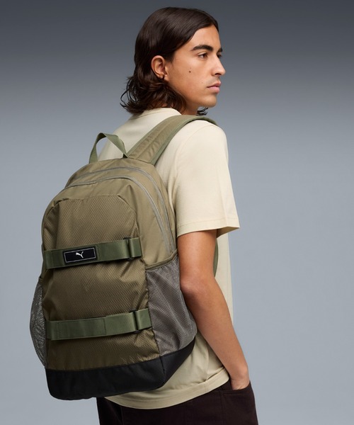 PUMA(プーマ)の「PUMA プーマ ユニセックス プーマ デック バックパック 29L(バックパック/リュック・メンズ・カーキ・フリー)」の1枚目の写真
