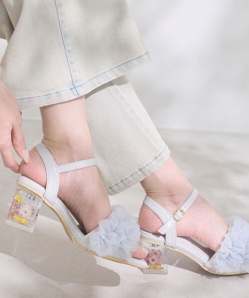 MAJESTIC LEGON(マジェスティックレゴン)の「フラワークリアヒールフリルサンダル(サンダル・レディース・ピンク/アイボリー/ライトグレー・SMALL/MEDIUM/LARGE/X-LARGE)」の1枚目の写真